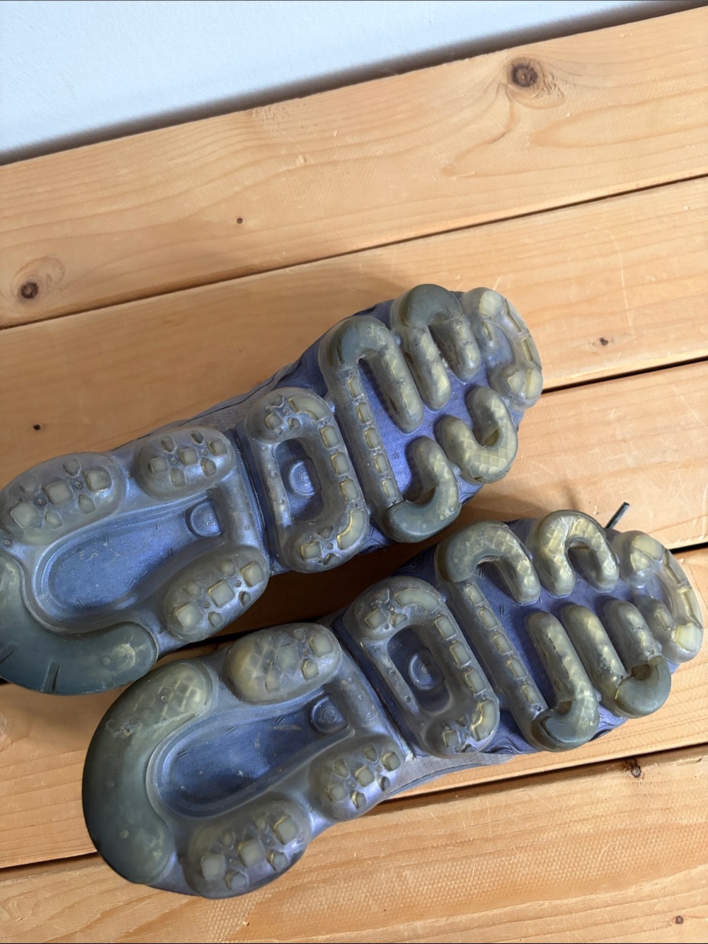 2019 NIKE AIR VAPORMAX THROWBACK FUTURE ($251.86) - Picture 4 of 7